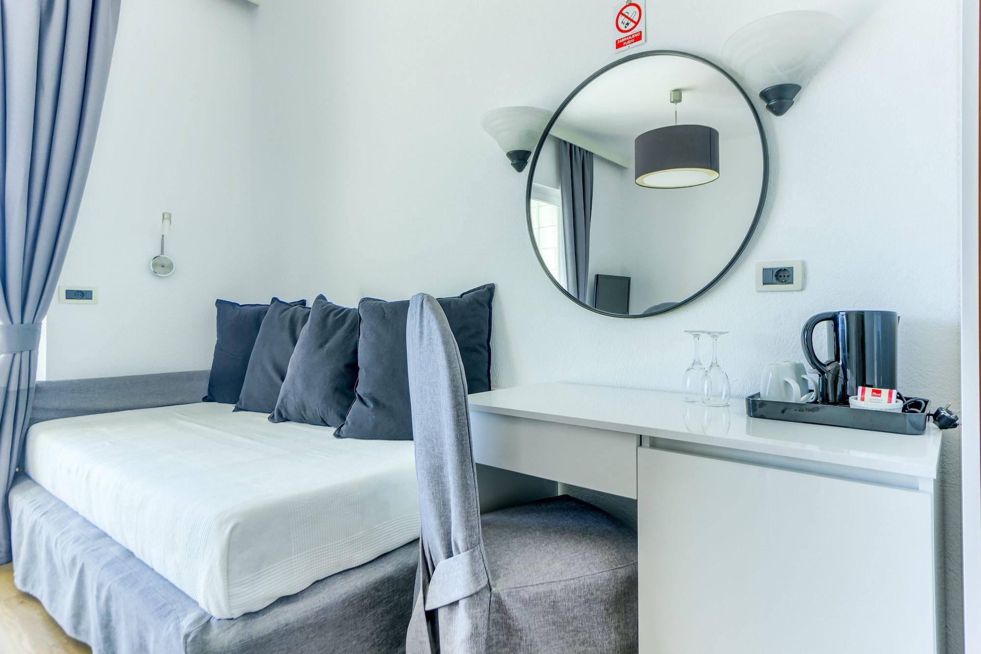 Hotel Villa Zarko Kastel Stari Bagian luar foto
