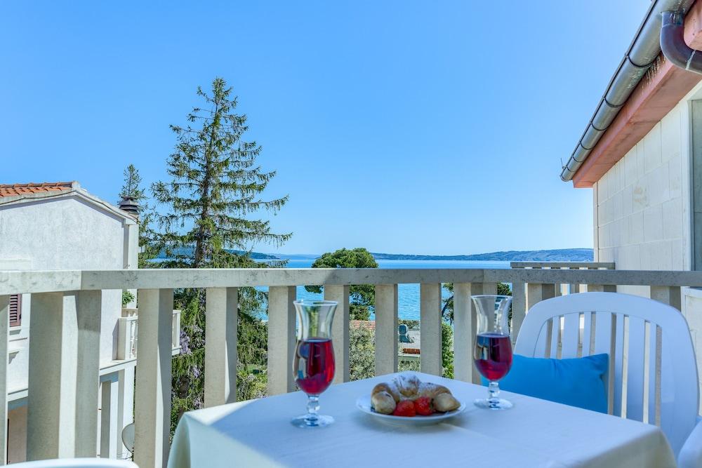 Hotel Villa Zarko Kastel Stari Bagian luar foto