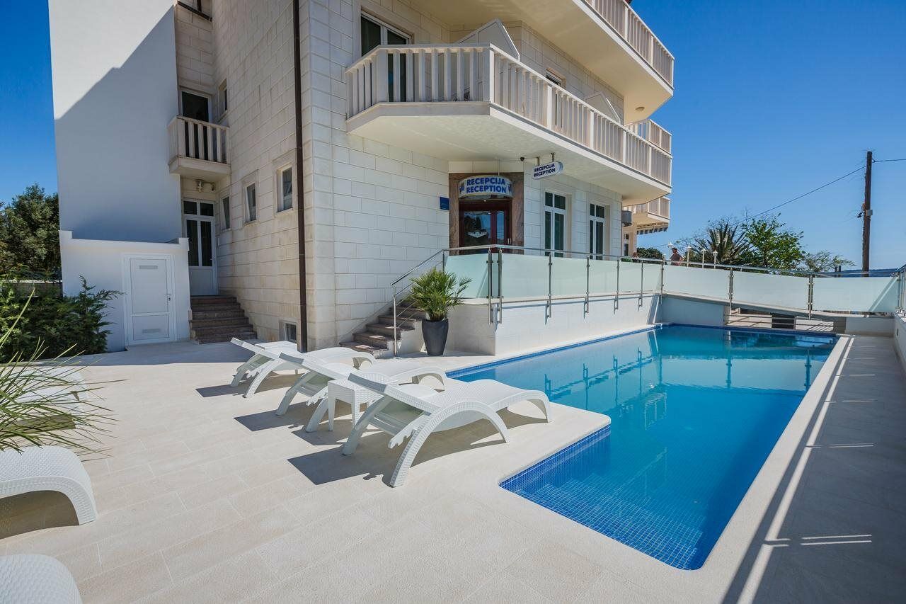 Hotel Villa Zarko Kastel Stari Bagian luar foto