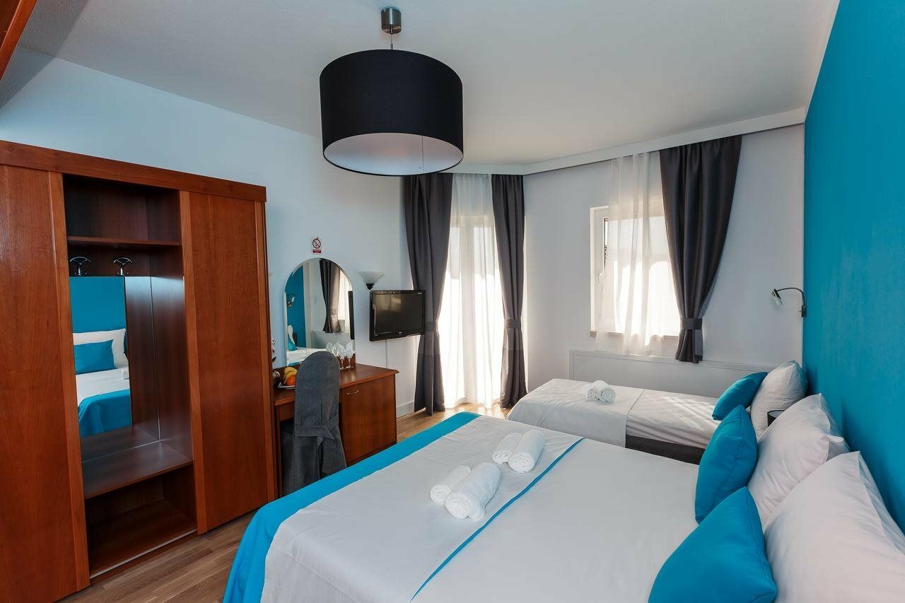 Hotel Villa Zarko Kastel Stari Bagian luar foto